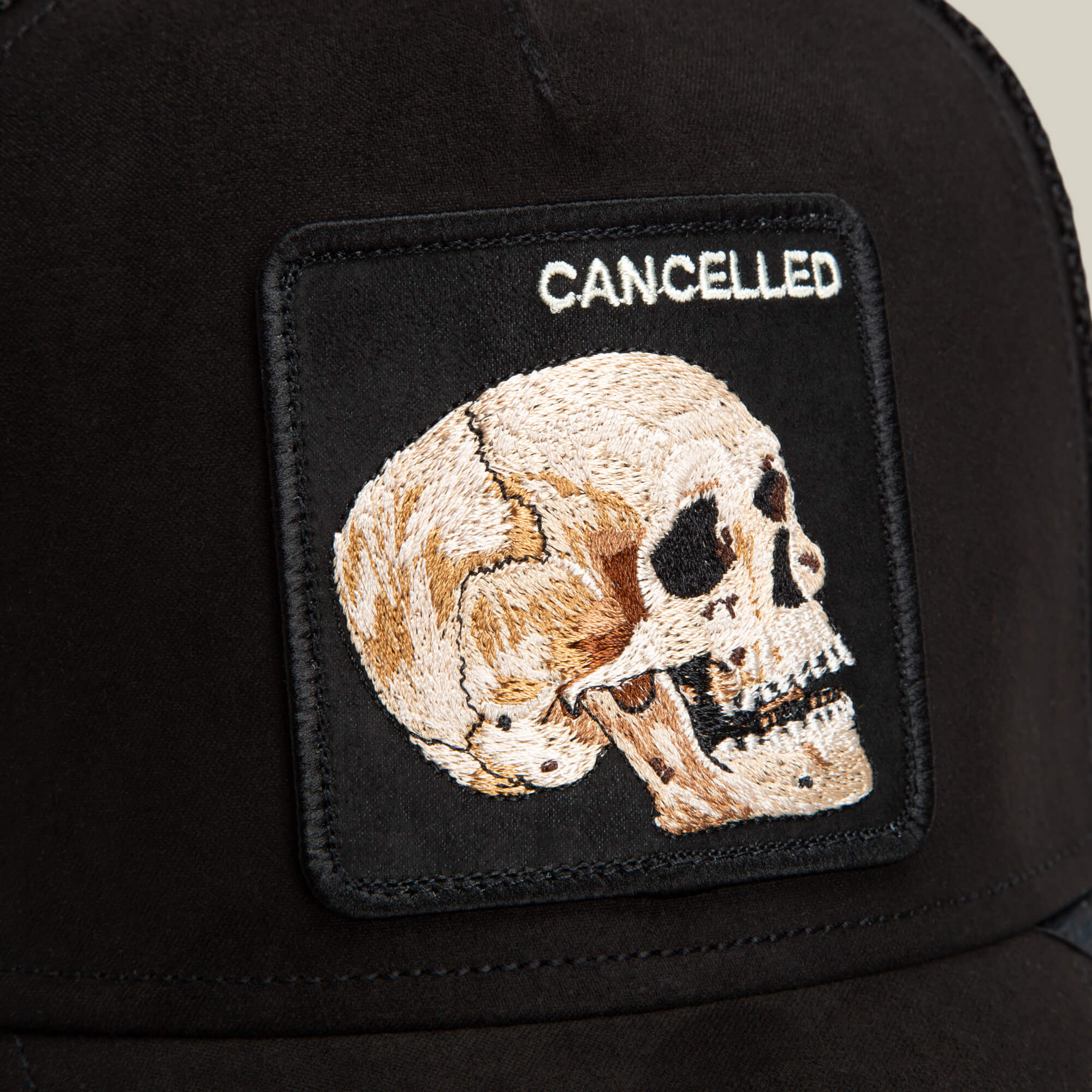 Goorin Bold Suede Skull Trucker Hat, Void, 84/16 Polyester Cotton